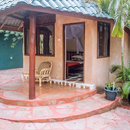 Kijani Cottages Dianiディアニ・ビーチ エクステリア 写真