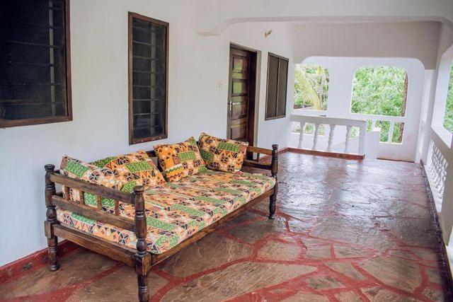 Kijani Cottages Dianiディアニ・ビーチ エクステリア 写真