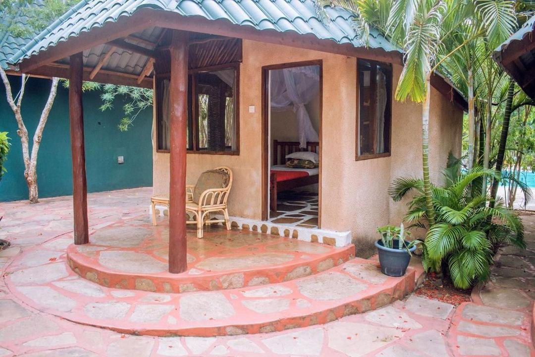 Kijani Cottages Dianiディアニ・ビーチ エクステリア 写真