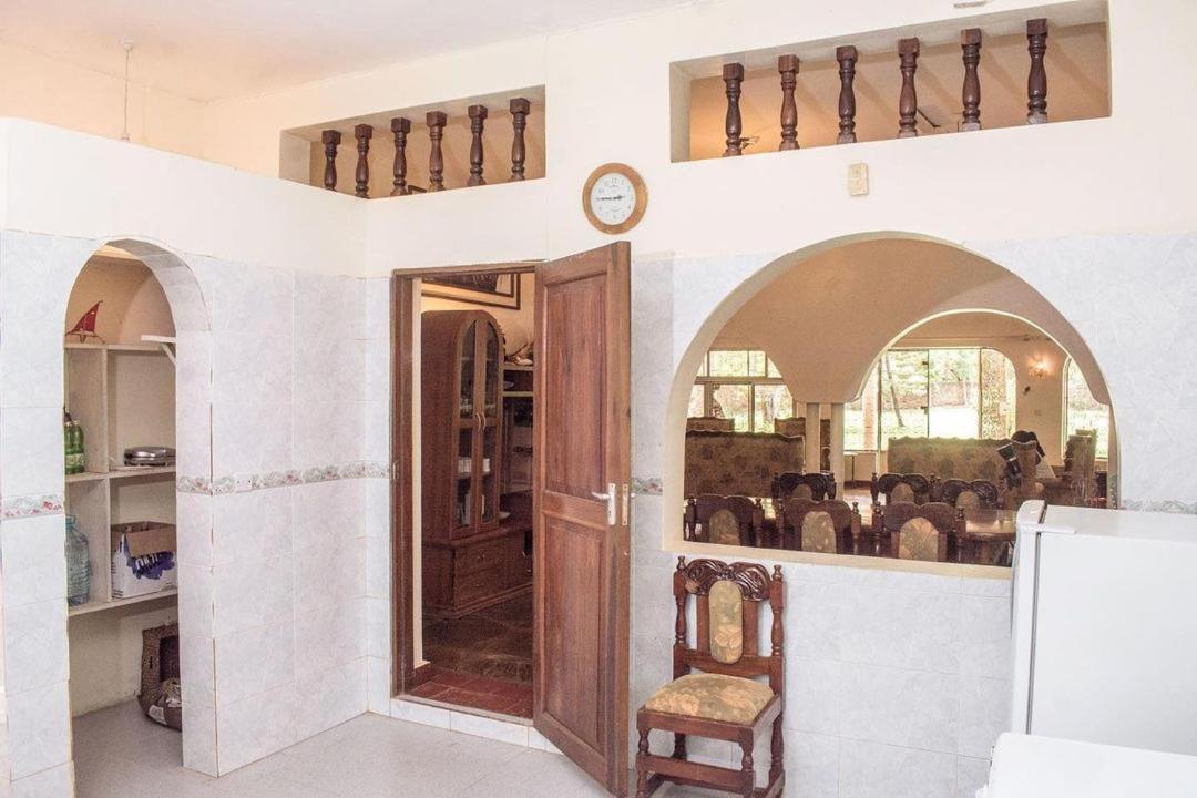 Kijani Cottages Dianiディアニ・ビーチ エクステリア 写真