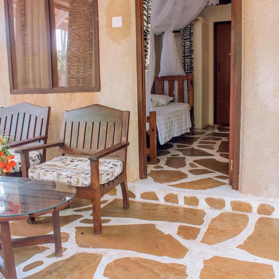 Kijani Cottages Dianiディアニ・ビーチ エクステリア 写真