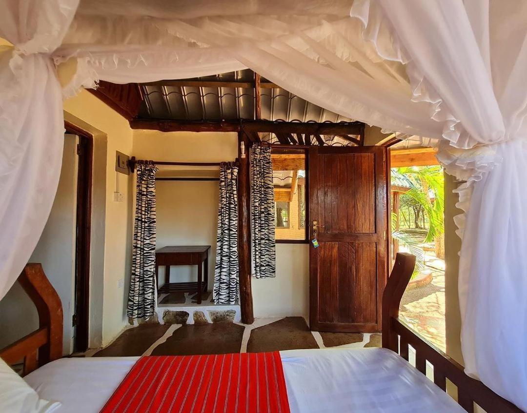 Kijani Cottages Dianiディアニ・ビーチ エクステリア 写真