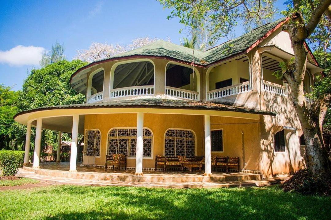 Kijani Cottages Dianiディアニ・ビーチ エクステリア 写真