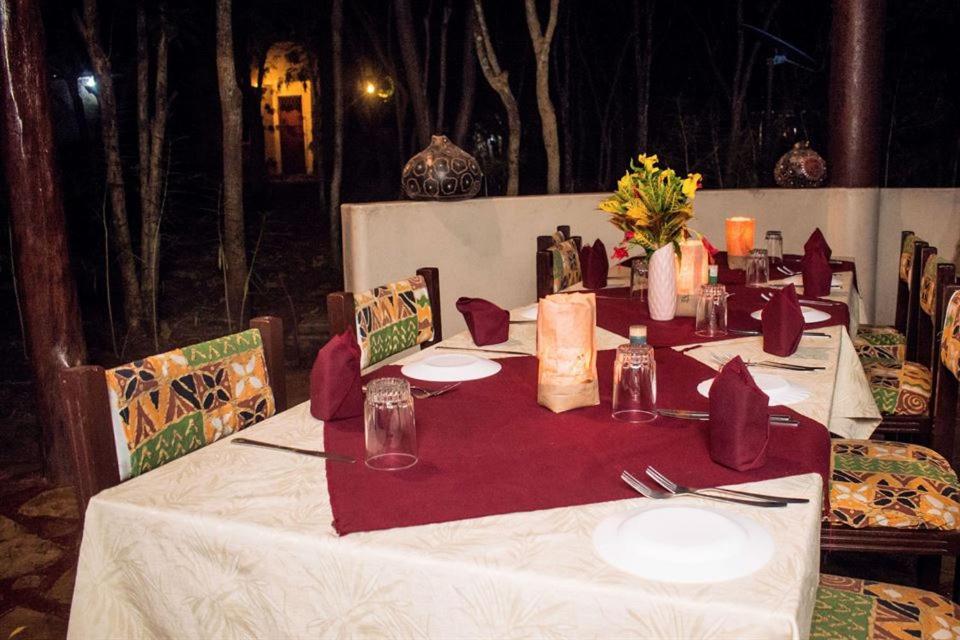Kijani Cottages Dianiディアニ・ビーチ エクステリア 写真